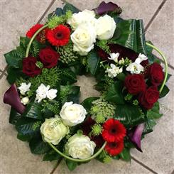 Red and White Woodland Wreath