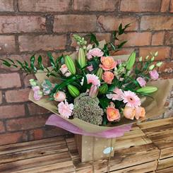 Peachy shades bouquet