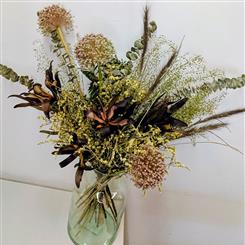 Dried bouquet with vase